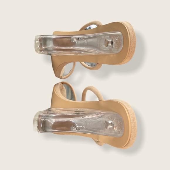 Miss Lola Heels - Picture 2 of 3